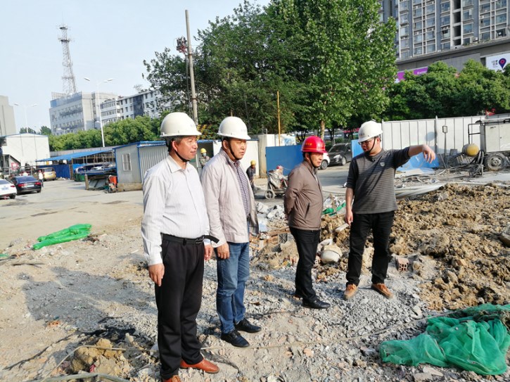 耿志明副總經理一行到黃山路華冶•金石廣場項目檢查指導安全生產工